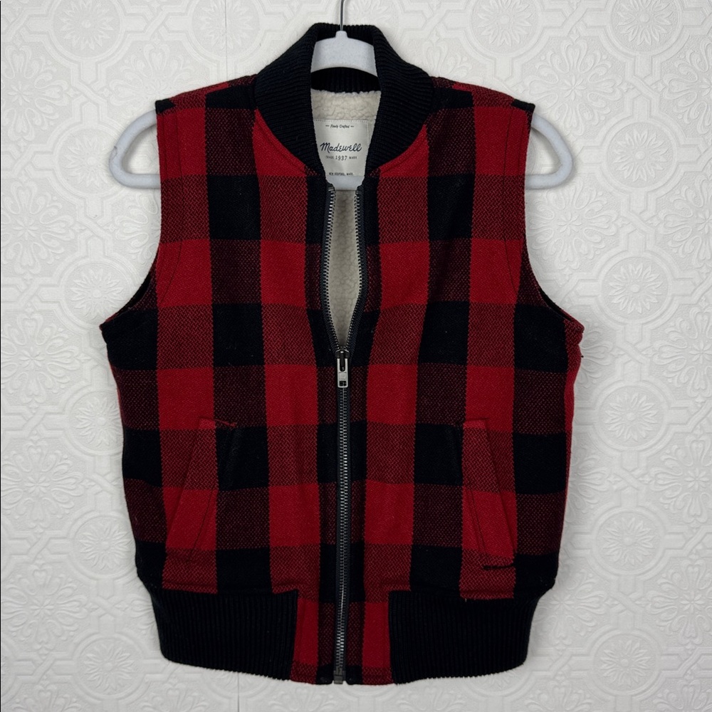 Madewell Buffalo Plaid Sherpa Lined Vest‎ Warm Thick Cozy Small Zip Up Red Black